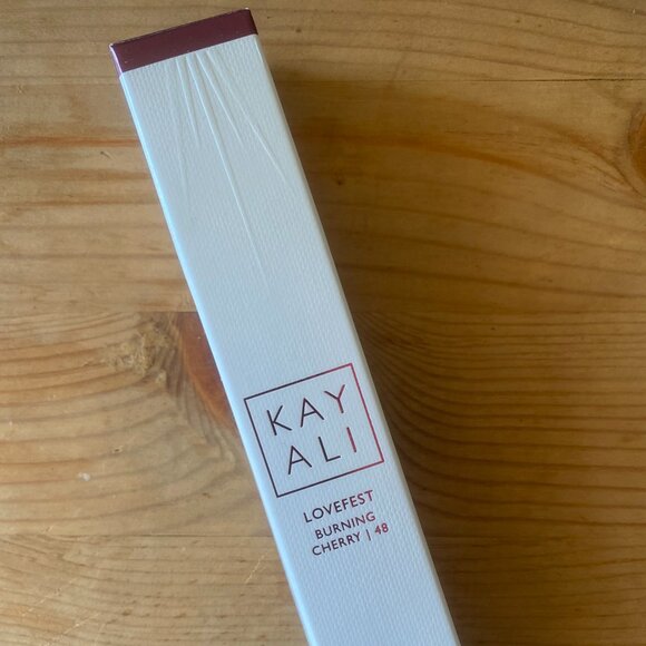 Kayali Lovefest Burning Cherry Travel-Sized Perfume - Picture 4 of 4